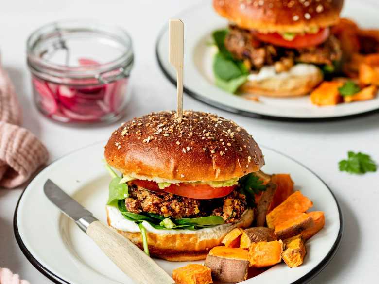 Veggie Burger mit Walnusspatty 