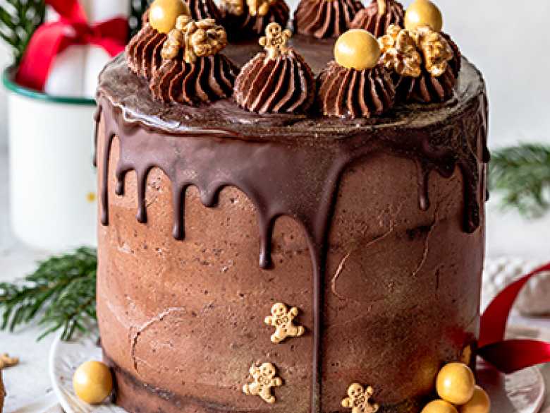 Lebkuchen-Preiselbeer-Torte mit kalifornischen Walnüssen