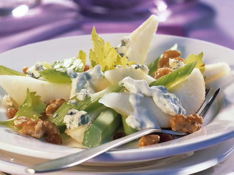 Birnen-Walnuss-Salat mit Blauschimmelkäse